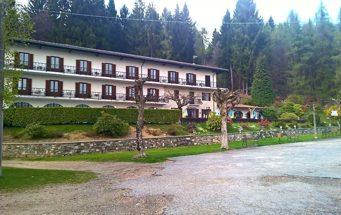 Hotel Madonna Di Luciago Armeno エクステリア 写真
